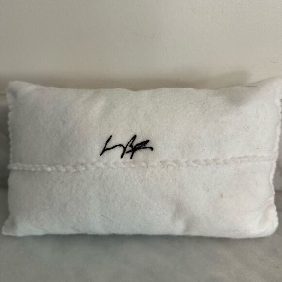 Extremely Rare Lucy Sparrow Felt Art Kraft Jet-Puffed Marshmallows Pillow NWOT - Picture 2 of 3